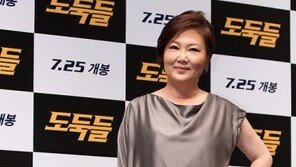 [SD포토] 김해숙, 누구도 따라올 수 없는 도도함과 시크 발산
