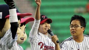 [포토] ‘시구’ 장지은 누구길래? 등장부터 시선집중