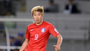 [포토] ‘한국-레바논’ 여유있게 태클 피하는 이근호