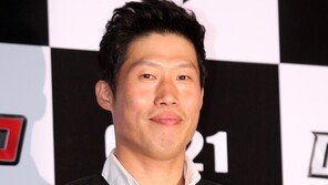 [SD포토] 유해진도 ‘신사의 품격’…패션 남달라