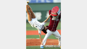 [포토] 김소리, 체조선수 뺨치는 섹시 퍼포먼스 ‘아찔해’