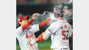 넥센 “병호가 끝~내줘요“