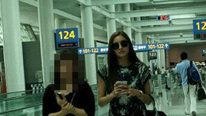 한채영 공항패션, ‘우월 몸매’에 바비인형 포스