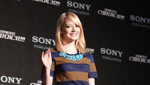 [SD포토] 엠마 스톤, 수줍은 손짓 ‘안녕하세요’