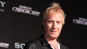 [SD포토] 리스 이판 ‘더워도 포기 못 하는 가죽패션’