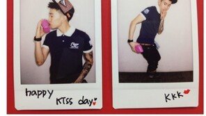 박재범 뽀뽀사진 공개 “키스데이 맞아 섹시 포즈”