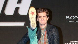 앤드류 가필드 “쫄쫄이 의상은 나의 자신감”