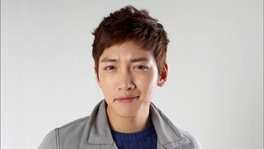 지창욱, 일본 활동 초읽기