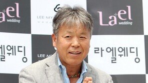 [포토] 엄홍길, 유열에게 ‘히말라야 기운으로 오늘 밤을!’