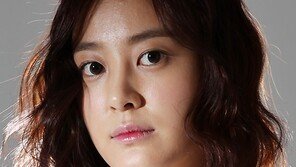 [SD포토] ‘미확인 동영상’ 정미에 몰입하는 강별