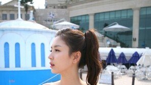 [포토]사희, 아찔한 가슴골 “눈을 뗄 수가 없어”