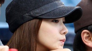 [포토] 윤아, 청순+도도하게 야구 관람