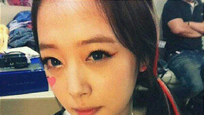 설리, 무대 전 초근접 셀카 ‘점점 물오르는 미모’