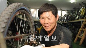 헌 자전거 고쳐 1300대 기증… ‘가스통 아저씨’의 인생 재활용 