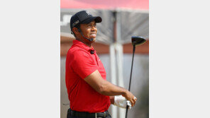 우즈 공동 14위로 미끄럼