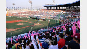 벌써 13차례 만원…시즌 30만 돌파 ‘아리랑 목동’