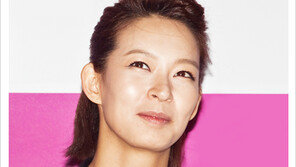 [우먼 동아일보 스타 뷰티] 스모키 메이크업에 제격! 정애연의 ‘무결점 베이스 메이크업’ 노하우!