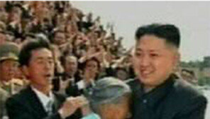 “北 김정은, 언론통제로 4단계 이미지 변신”