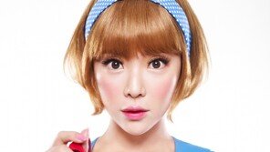 황정음, 깜찍한 인형 깜짝 변신 ‘사람이야, 인형이야?’