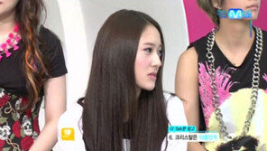 크리스탈 표정 논란, “방송인데 웃어넘기지 vs 기분 나쁠 질문”