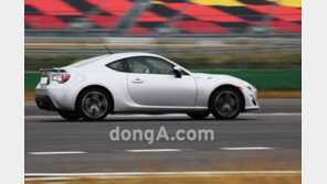 [포토] 무한 성능 발휘, 서킷을 질주하는 토요타 86