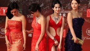 ‘옥보단’ 란옌, 파격 드레스에 이어 속옷 노출까지 ‘깜짝!’