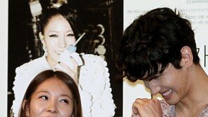 [포토] 빵 터진 최강창민 ‘무슨 얘기 하길래?’