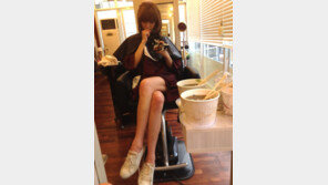 지나, 11자 젓가락 각선미…근육미까지 느껴져 ‘깜짝’