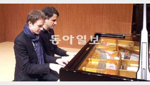 [공연 리뷰]건반 위 네 손… 하나가 되다