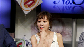 [포토]낸시랭, 가슴골 노출 파격 드레스 자태