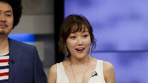 [포토]낸시랭 ‘가슴’ 강조 드레스 “눈을 어디에 둬야 하나”