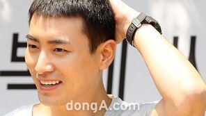 [SD포토] 이준혁 ‘짧은 머리 웃기죠?’