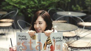 유리 청담동 카페 포착 ‘자체발광 미모’