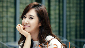 유리, 턱괴고 있을 뿐인데 ‘청순미 폭발’