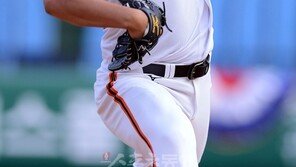 [포토] 유창식, 쌍둥이 잡는 독수리로 변신