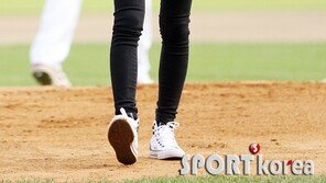 [포토] 크리스탈, 젓가락 각선미에 무결점 비율