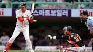 [포토] 용덕한, 이용훈과 환상 조합