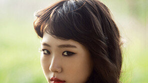 맹유나, '팜파탈'로 변신해 10개월만에 컴백