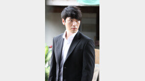 [연예 뉴스 스테이션] 배우 이준혁, 19일 현역 입대