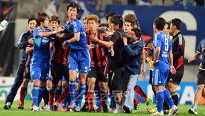 명문대결? 부끄러운 ‘싸움판 축구’