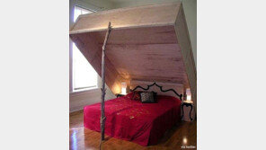 연인 포획 침대? “불륜 현장 포착용으로 딱이네”