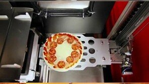 [영상] 피자 자판기 등장, “만들어지는 과정 신기하네!”