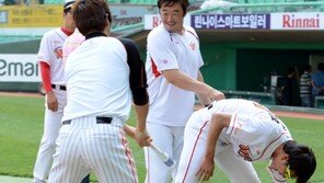 [포토] 강민호 ‘광현아 아직 안끝났어!’