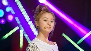 [포토] 원더걸스 혜림, 펄럭이는 치마 ‘아찔한 순간’