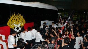 나=구단 동일시…“내가 나서야 돼” 과격행동