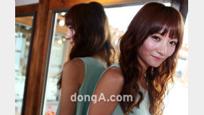 [SD포토]조은지, 거울 속에 비친 욕망