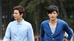 [SD포토] 김민종-장동건 ‘꽃미남 신사 지존 가리자’