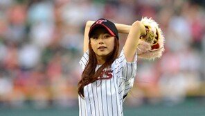 [포토] 박수진, 무결점 스키니 라인으로 완벽 투구폼