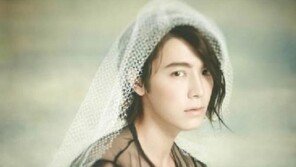 슈주 동해, 하얀 면사포 “원자현만큼 섹시한 시스루룩”