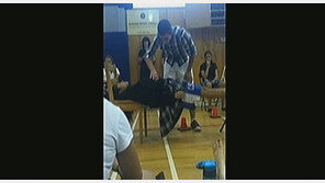 ‘최면 안 풀린 여학생들’ 경악! “초보 최면술사 스승 불러…”